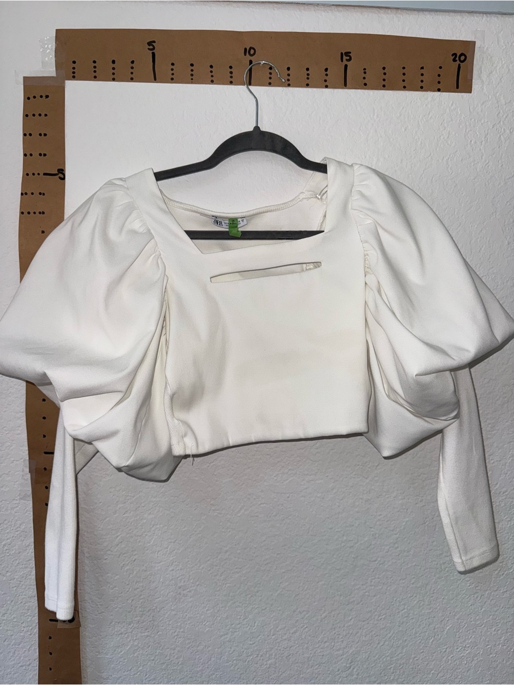 White Puff-Sleeve Cropped Top by Unknown Brand